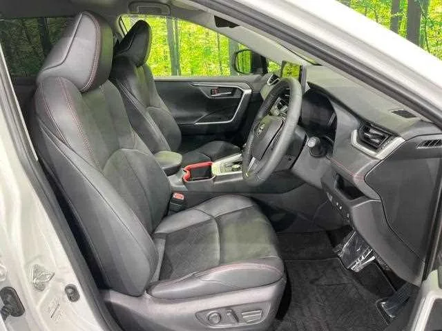 Toyota RAV4 2023 — миниатюра 3