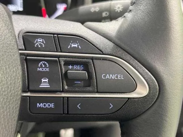 Toyota Voxy 2025 — миниатюра 2