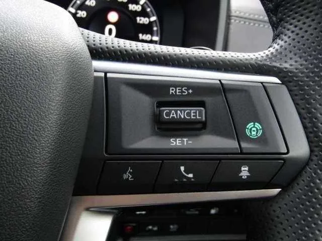 Mitsubishi Outlander 2023 — миниатюра 3
