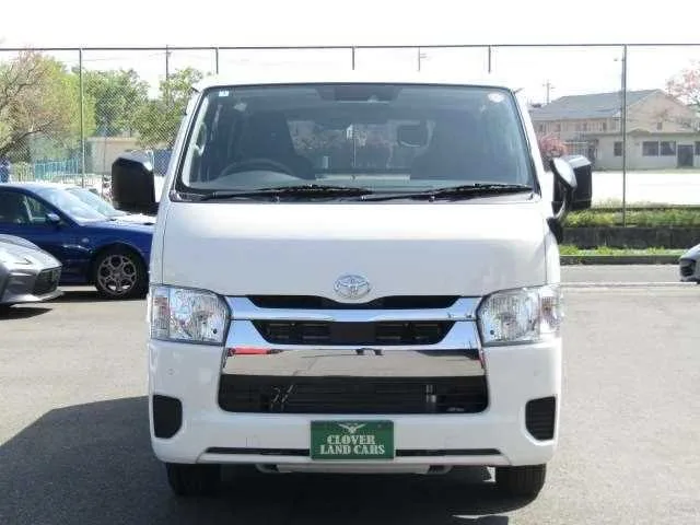 Toyota Hiace Van 2025 — миниатюра 2