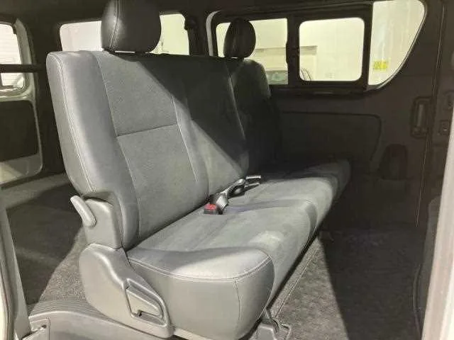 Toyota Hiace Van 2024 — миниатюра 2