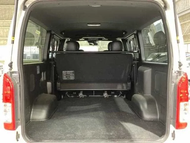 Toyota Hiace Van 2024 — миниатюра 5