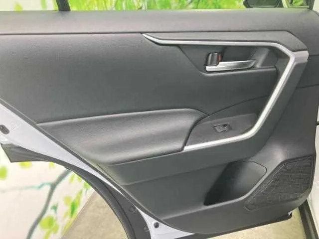 Toyota RAV4 X 2024 — миниатюра 5