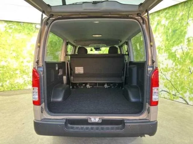 Toyota Hiace Van 2024 — миниатюра 5