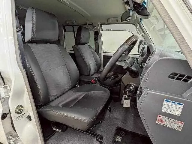 Toyota Landcruiser 70 AX 2024 — миниатюра 2
