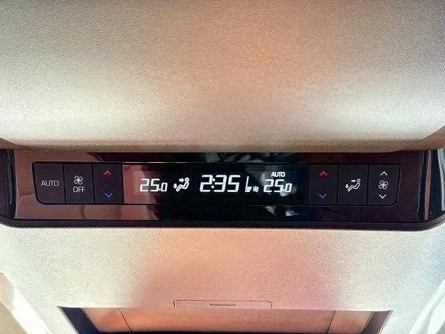 Toyota Vellfire Z Premier 2023 — миниатюра 5