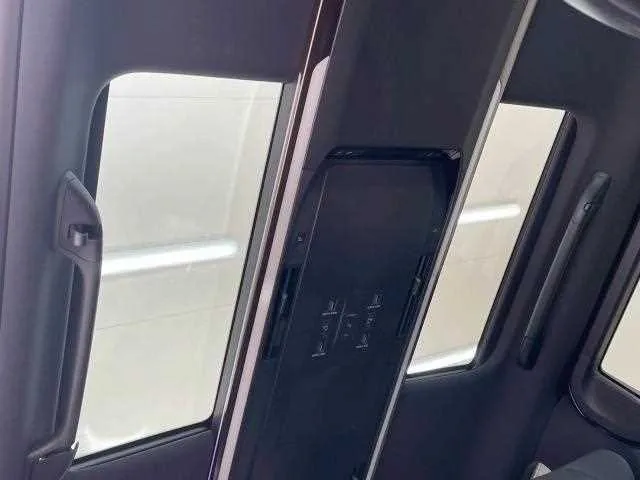 Toyota Alphard Hybrid Z 2023 — миниатюра 2