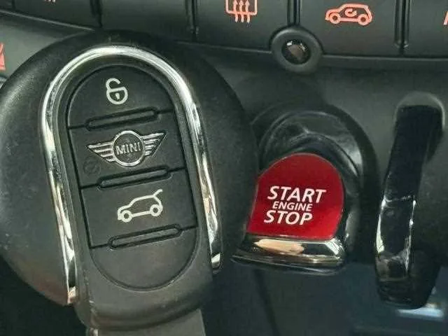BMW MINI 2023 — миниатюра 5