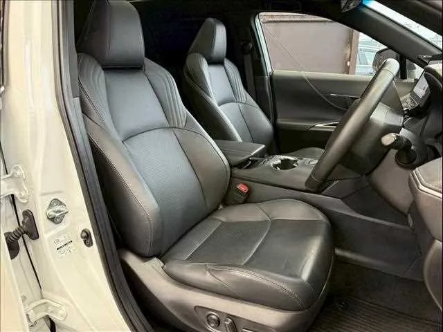Toyota Harrier Hybrid Z Leather Package 2023 — миниатюра 2