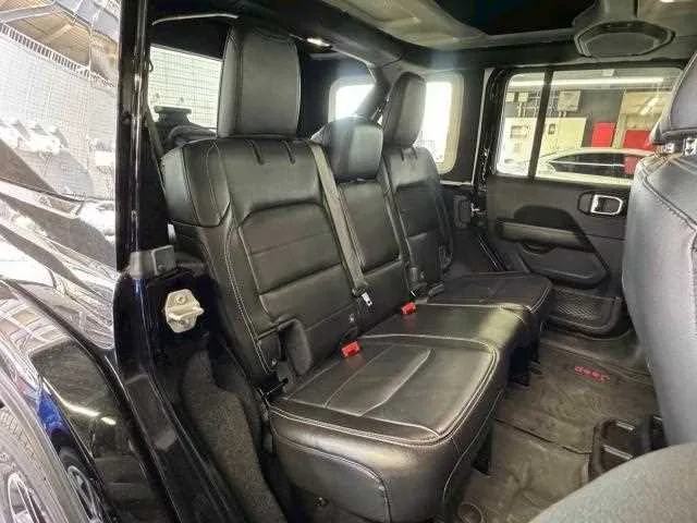 Jeep Wrangler Unlimited Sahara 2023 — миниатюра 5
