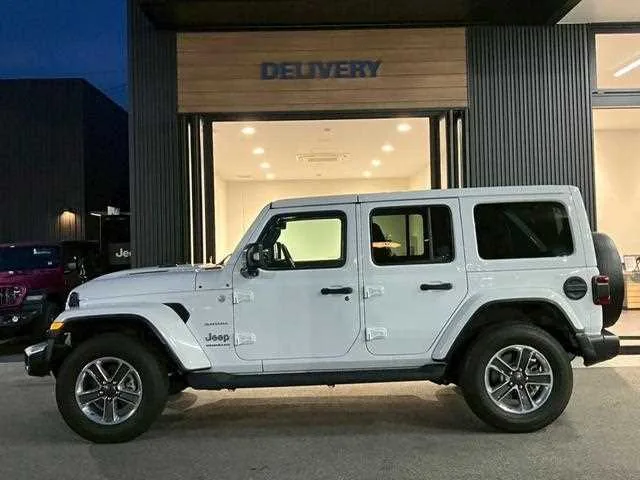 Jeep Wrangler 2022 — миниатюра 2