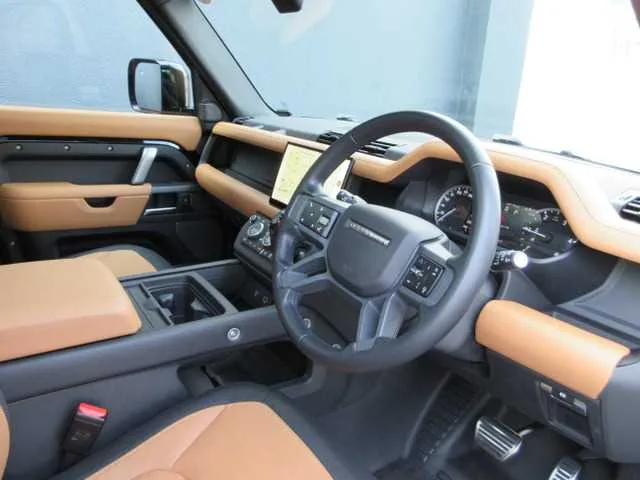 Land Rover Defender 2023 — миниатюра 4