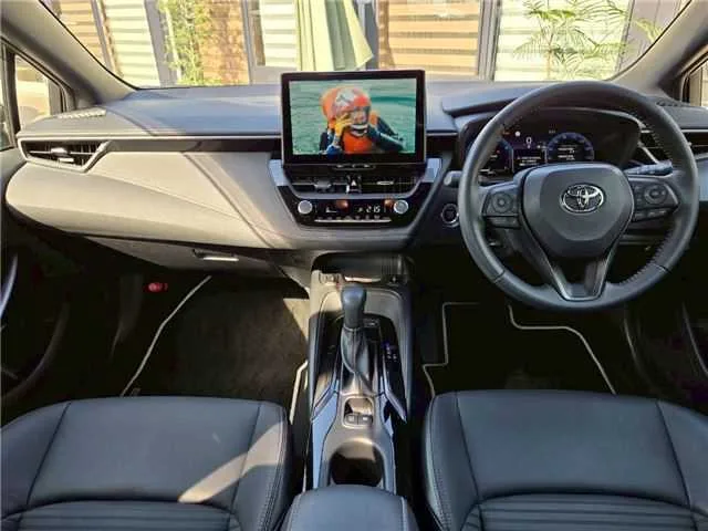 Toyota Corolla Sedan 2023 — миниатюра 5