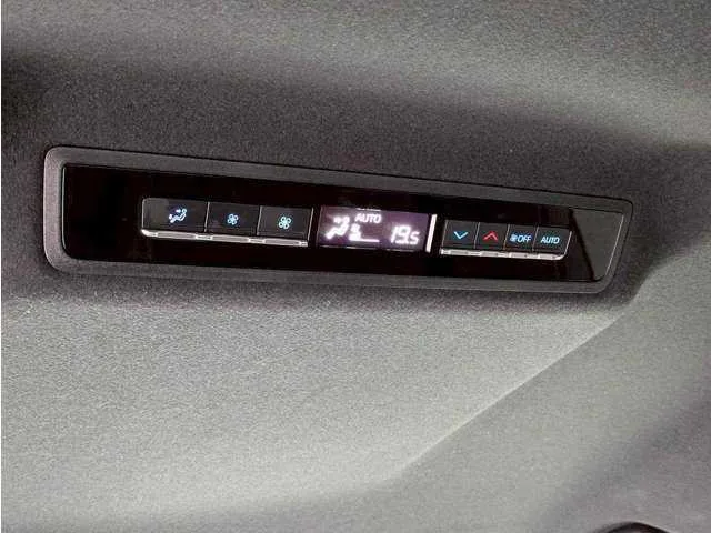Toyota Noah 2023 — миниатюра 2