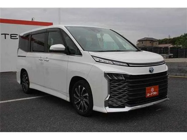 Toyota Voxy 2022 — миниатюра 3