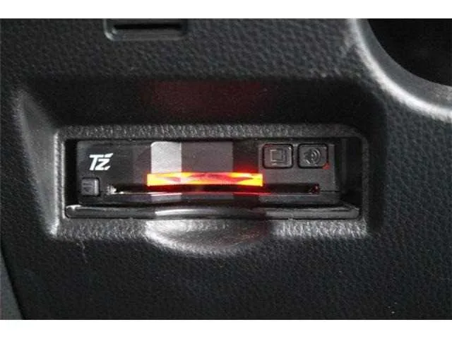Toyota Voxy 2022 — миниатюра 5