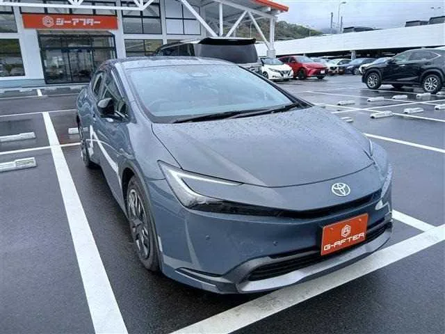 Toyota Prius 2024 — фото 1, купить с доставкой в Москву