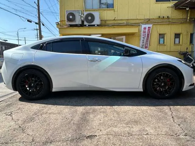 Toyota Prius 2024 — миниатюра 4