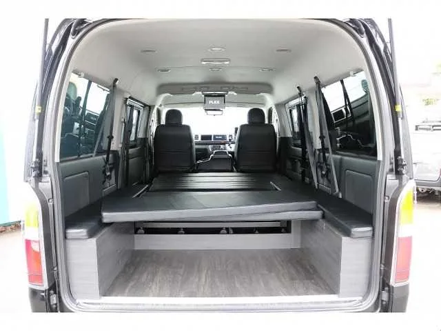 Toyota Hiace Wagon 2024 — миниатюра 2