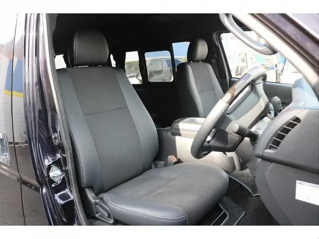 Toyota Hiace Van 2023 — миниатюра 2