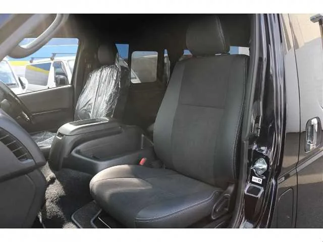 Toyota Hiace Van 2023 — миниатюра 4
