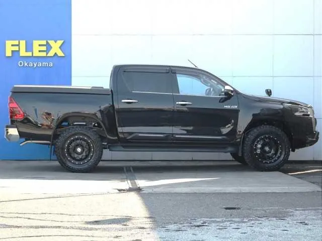 Toyota Hilux 2022 — миниатюра 2