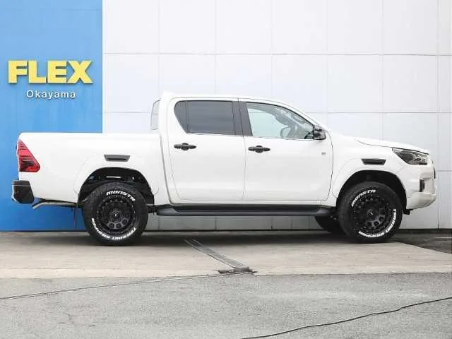 Toyota Hilux 2022 — миниатюра 2