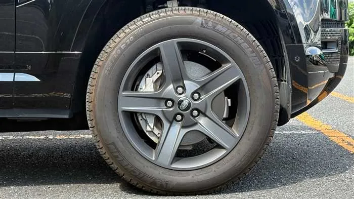Land Rover Defender 110 X SE D300 2023 — миниатюра 5