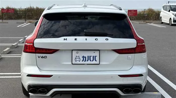 Volvo V60 2022 — миниатюра 2