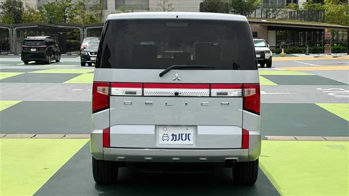 Mitsubishi Delica D:5 P 2023 — миниатюра 4