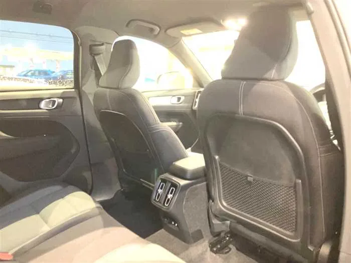 Volvo XC40 2023 — миниатюра 5