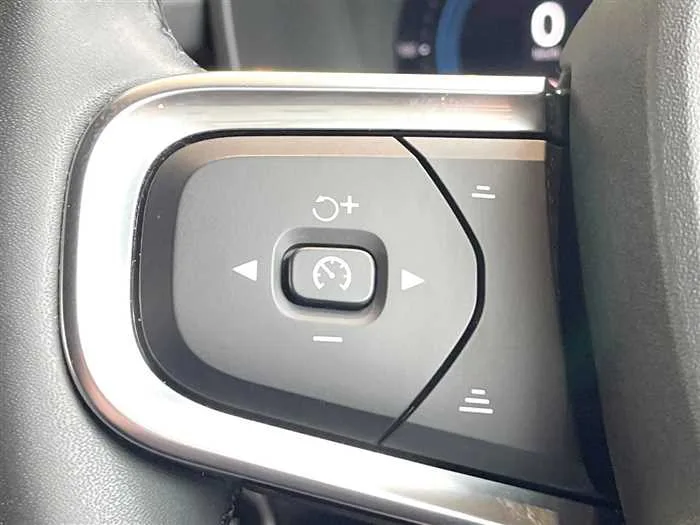 Volvo XC40 2023 — миниатюра 2