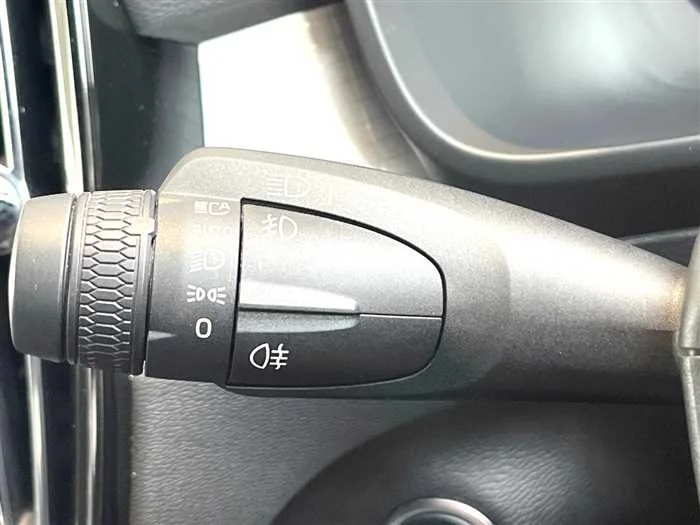Volvo XC40 2023 — миниатюра 3