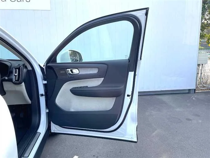 Volvo XC40 2025 — миниатюра 5
