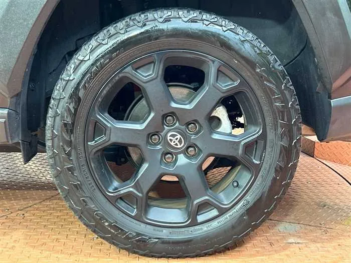 Toyota RAV4 2023 — миниатюра 3