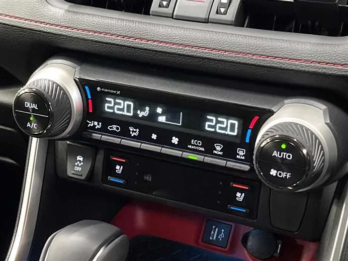 Toyota RAV4 2023 — миниатюра 3