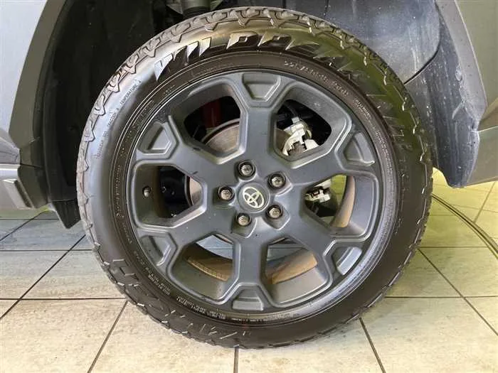 Toyota RAV4 2025 — миниатюра 3