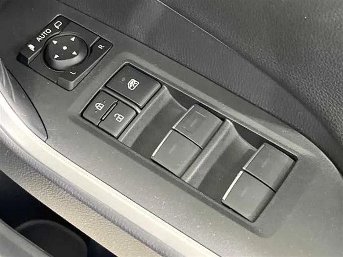 Toyota RAV4 2022 — миниатюра 3