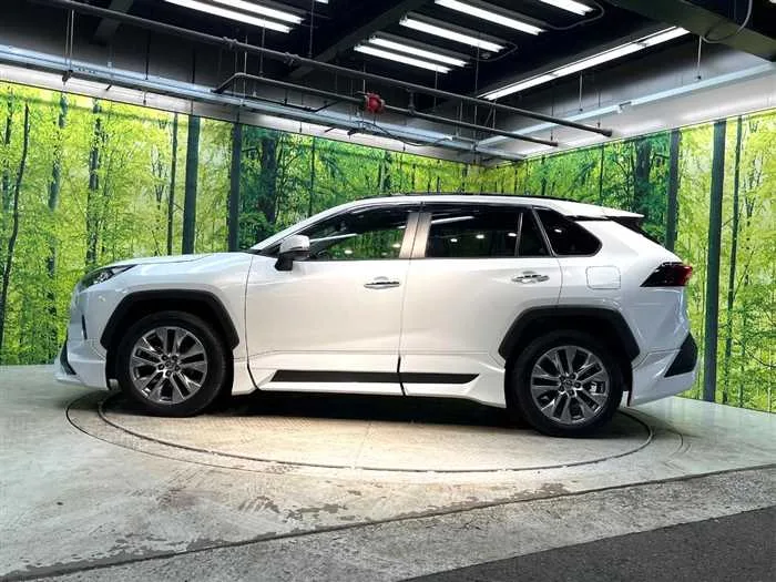 Toyota RAV4 2023 — миниатюра 5