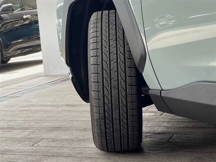 Toyota RAV4 2025 — миниатюра 3
