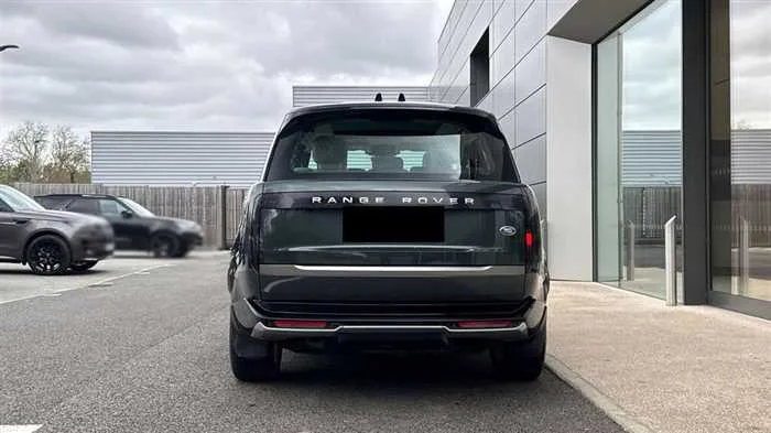 Land Rover Range Rover AUTOMATIC DIESEL 2023 — миниатюра 2