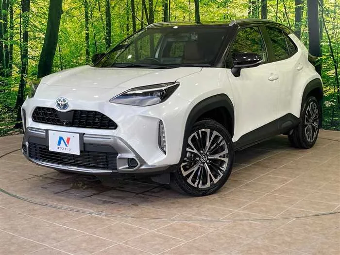 Toyota Yaris Cross 2023 — фото 1, купить с доставкой в Москву