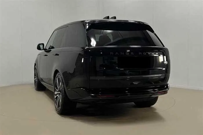 Land Rover Range Rover AUTOMATIC DIESEL 2023 — миниатюра 2