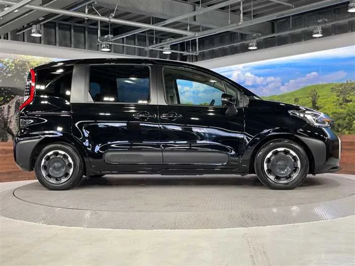 Toyota Sienta 2025 — миниатюра 3