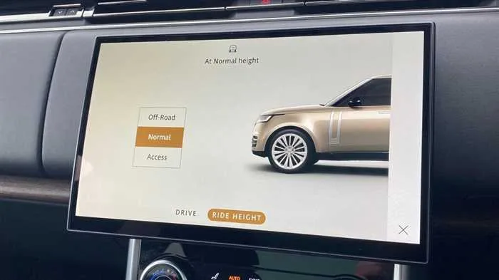 Land Rover Range Rover AUTOMATIC DIESEL 2023 — миниатюра 3