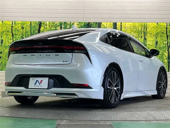 Toyota Prius 2023 — миниатюра 3