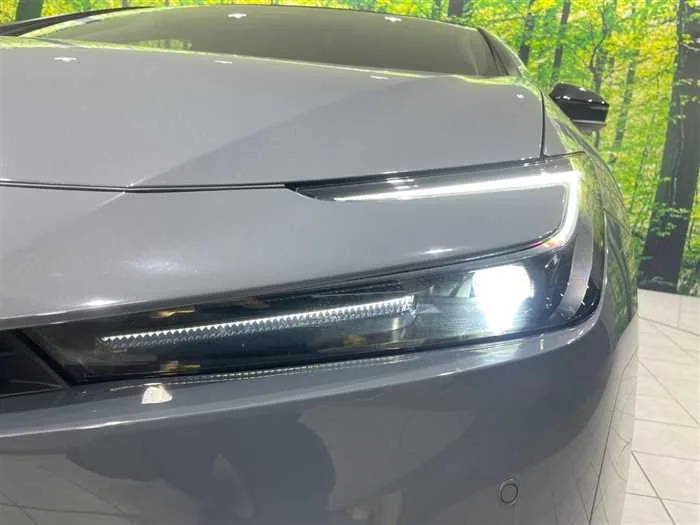Toyota Prius 2023 — миниатюра 3