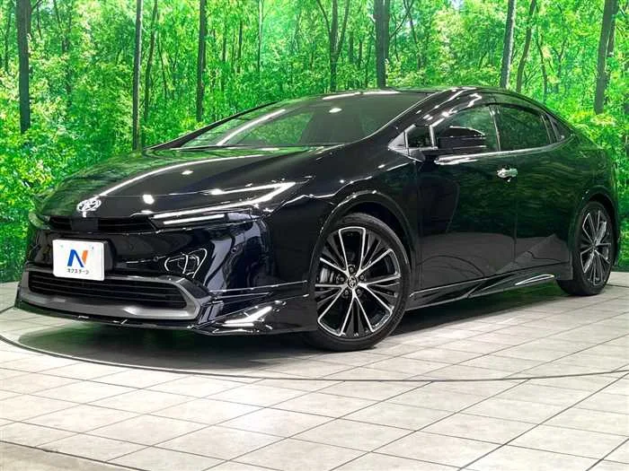 Toyota Prius 2023 — фото 1, купить с доставкой в Москву