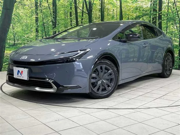 Toyota Prius 2023 — фото 1, купить с доставкой в Москву