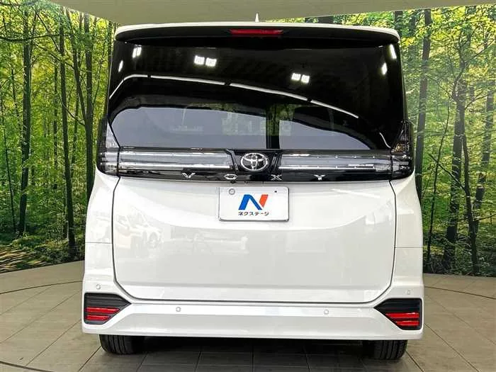 Toyota Voxy 2022 — миниатюра 5